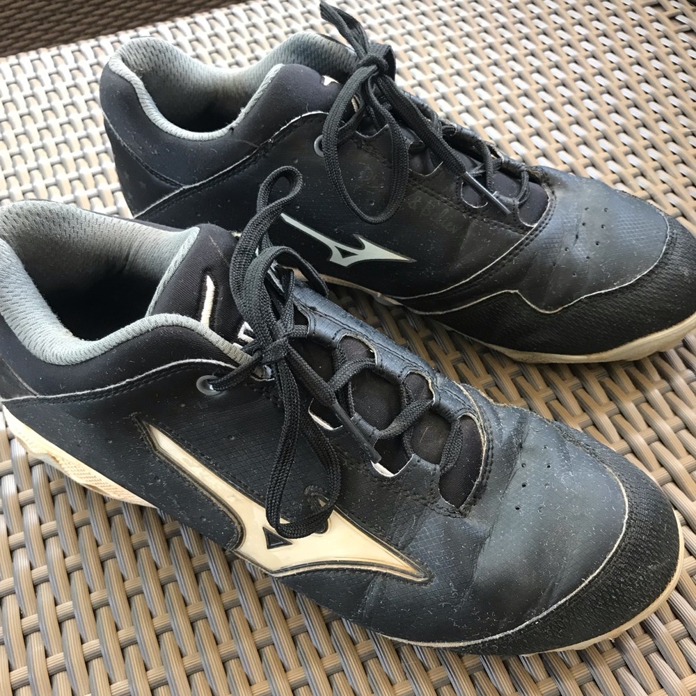 Mizuno black softball cleats